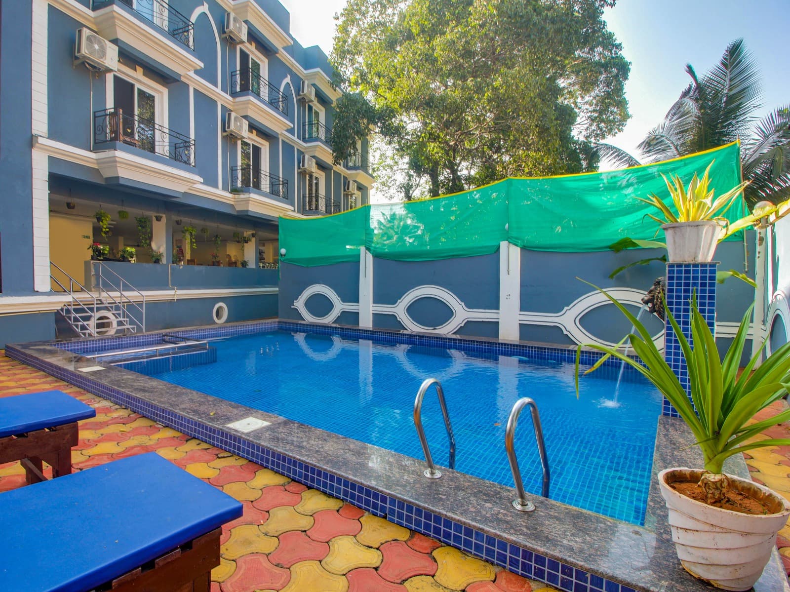 Main stay photo