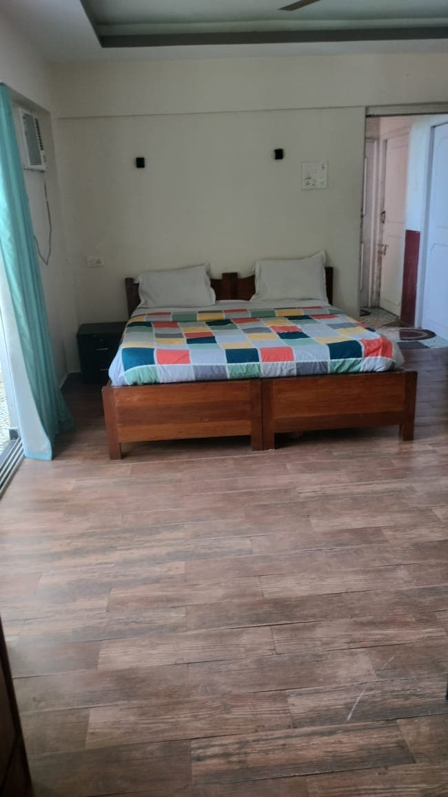 Main stay photo