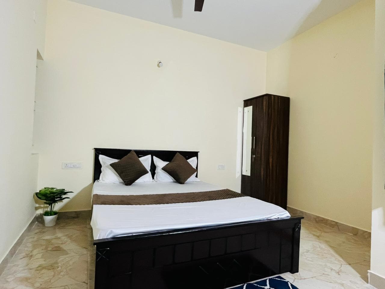 Main stay photo